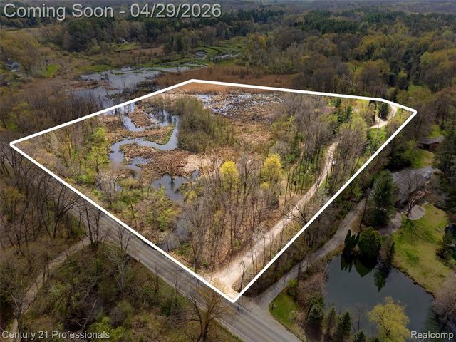 9200 Clyde Road, Fenton, MI 48430