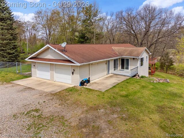 9200 Clyde Road, Fenton, MI 48430