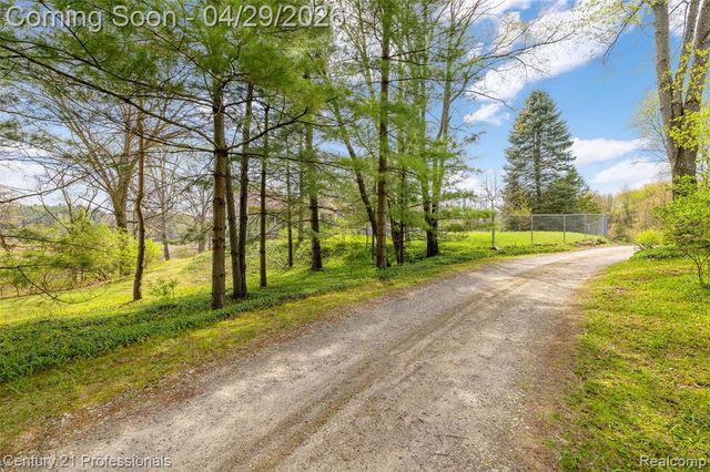 9200 Clyde Road, Fenton, MI 48430