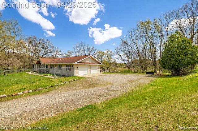9200 Clyde Road, Fenton, MI 48430