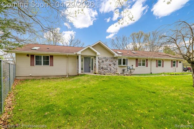 9200 Clyde Road, Fenton, MI 48430