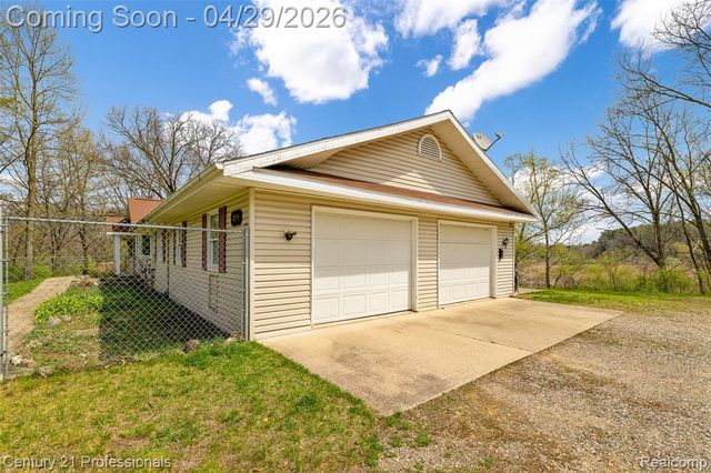 9200 Clyde Road, Fenton, MI 48430