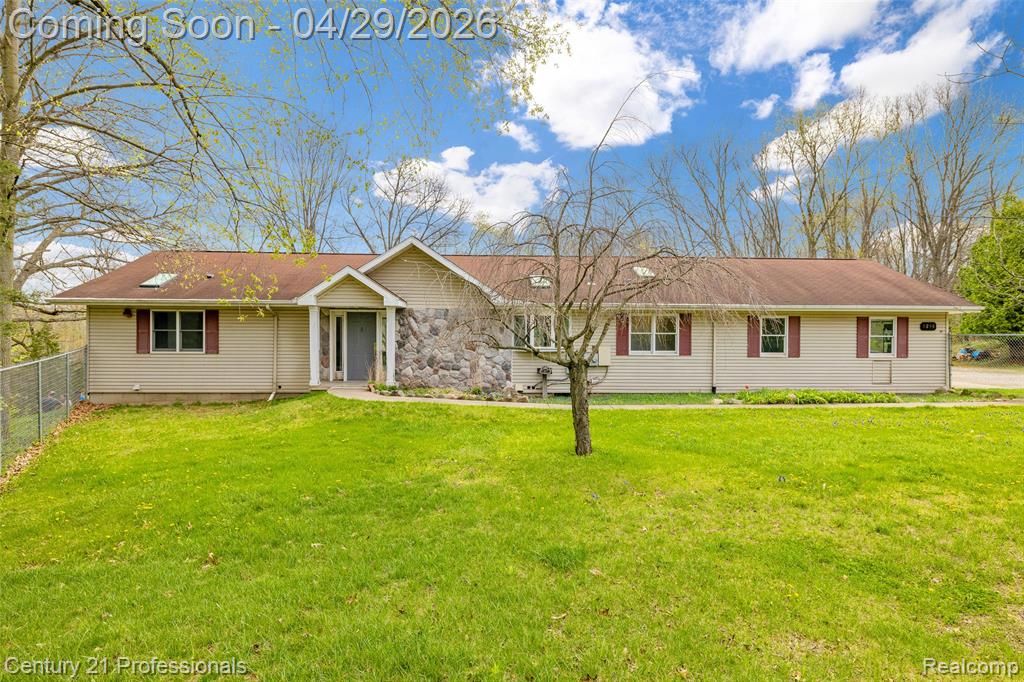 9200 Clyde Road, Fenton, MI 48430