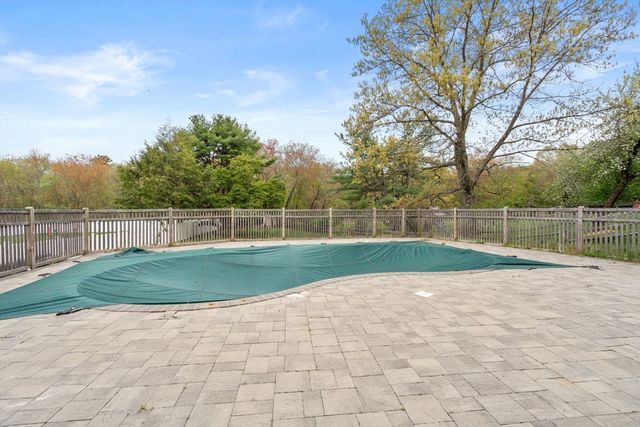 1066 Hillside St, Milton, MA 02186