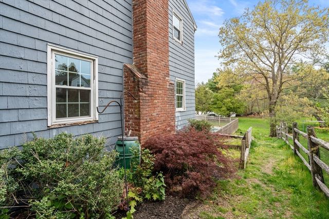 1066 Hillside St, Milton, MA 02186