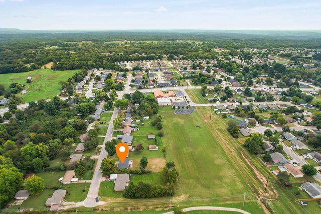 702 E Sumac Street, Rogers, AR 72756