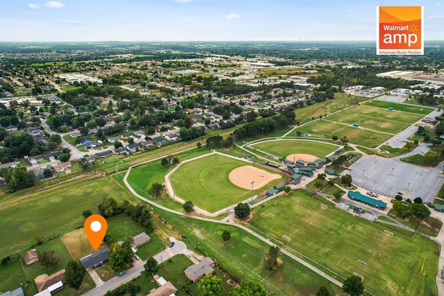 702 E Sumac Street, Rogers, AR 72756