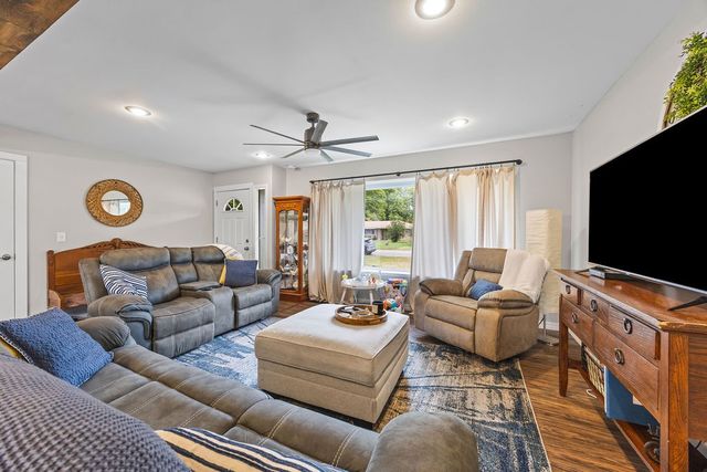 702 E Sumac Street, Rogers, AR 72756