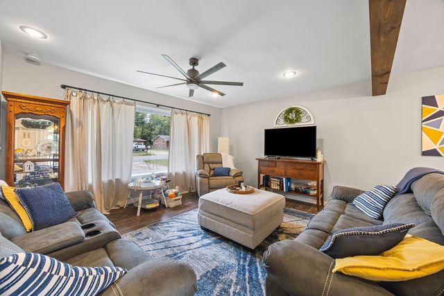 702 E Sumac Street, Rogers, AR 72756