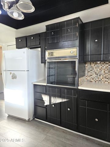 4711 W NORTHERN Avenue, Glendale, AZ 85301