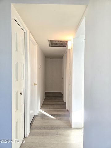 4711 W NORTHERN Avenue, Glendale, AZ 85301