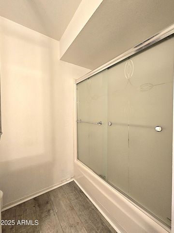 4711 W NORTHERN Avenue, Glendale, AZ 85301