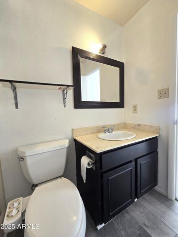 4711 W NORTHERN Avenue, Glendale, AZ 85301