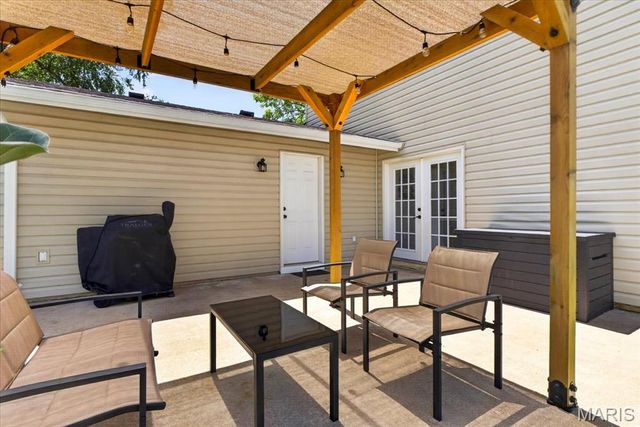 1301 Cave Springs Estate Drive, St Peters, MO 63376