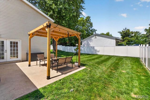 1301 Cave Springs Estate Drive, St Peters, MO 63376