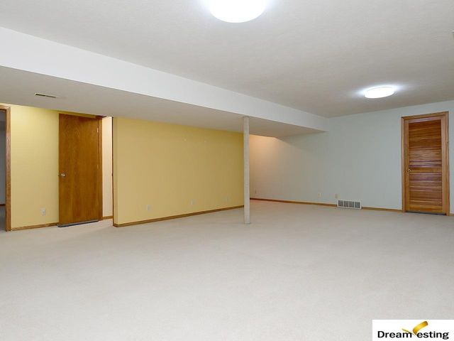 17224 K Street, Omaha, NE 68135