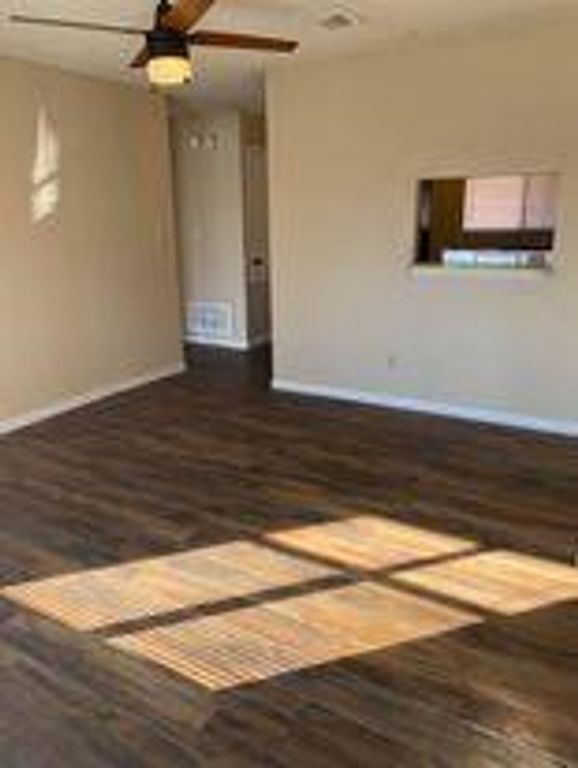 139 Elm DR 304, Lockhart, TX 78644