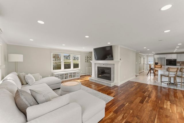 29 Eagle Hill Drive, Plymouth, MA 02360