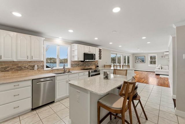 29 Eagle Hill Drive, Plymouth, MA 02360