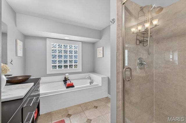 236 Hutchings Farm Dr N, O'fallon, MO 63368