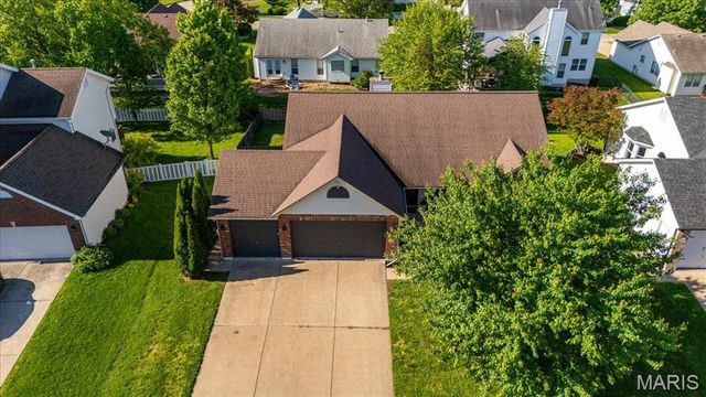 236 Hutchings Farm Dr N, O'fallon, MO 63368