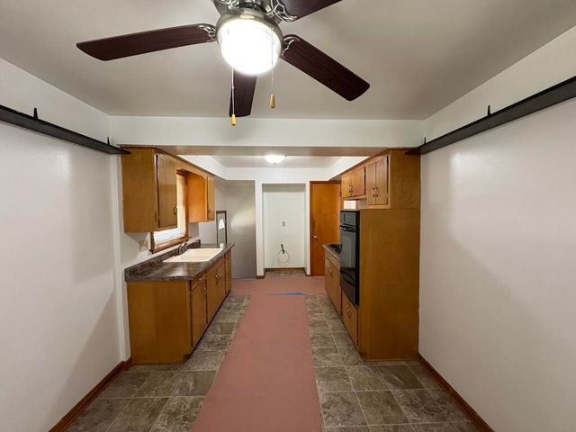 1915 169th Street, Hammond, IN 46324