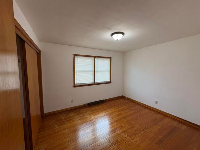 1915 169th Street, Hammond, IN 46324