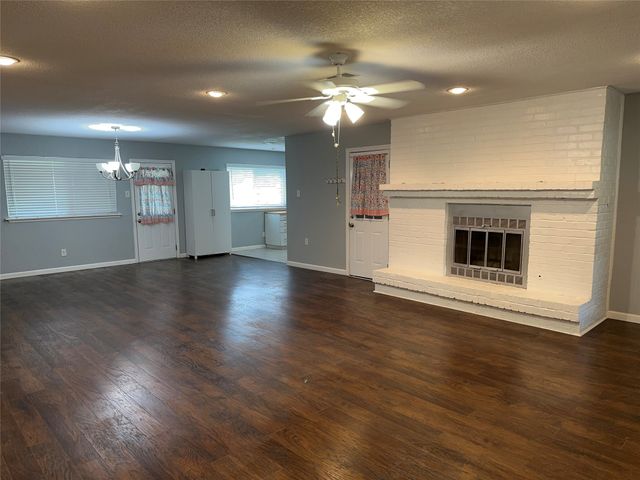 2713 Westview Drive, Mesquite, TX 75150