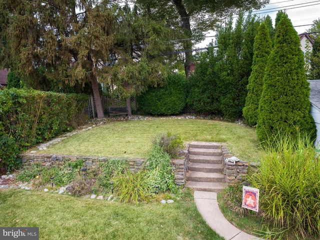 18 WALNUT HILL LN, Havertown, PA 19083