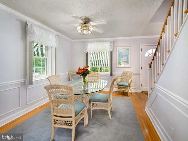 18 WALNUT HILL LN, Havertown, PA 19083