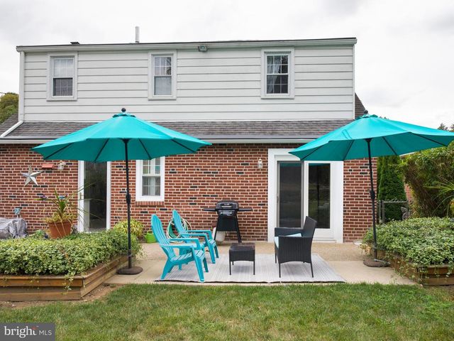 18 WALNUT HILL LN, Havertown, PA 19083