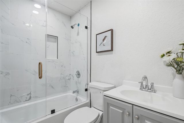 1002 E SEWARD STREET, Tampa, FL 33604