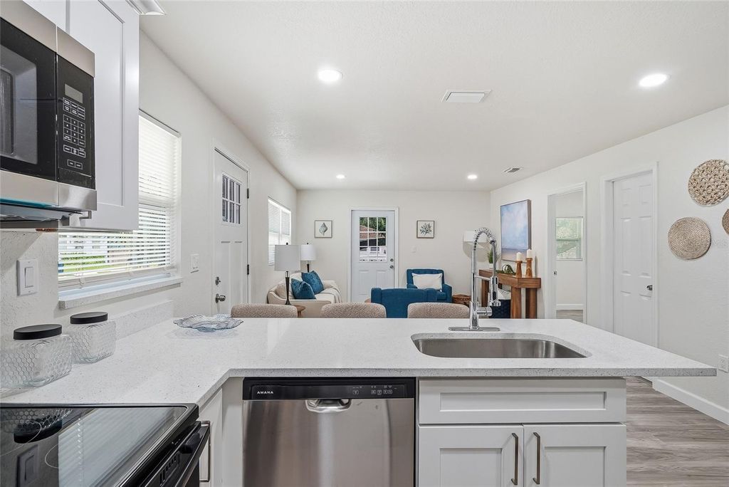 Image 16 of property listing at 1002 E SEWARD STREET, Tampa, FL 33604