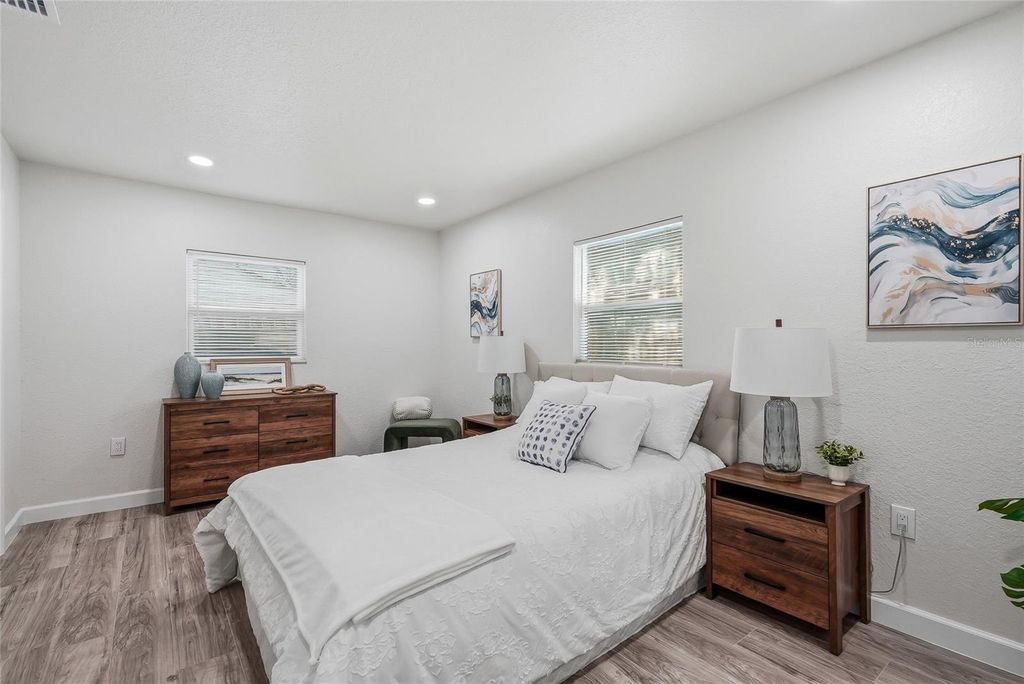 Image 18 of property listing at 1002 E SEWARD STREET, Tampa, FL 33604