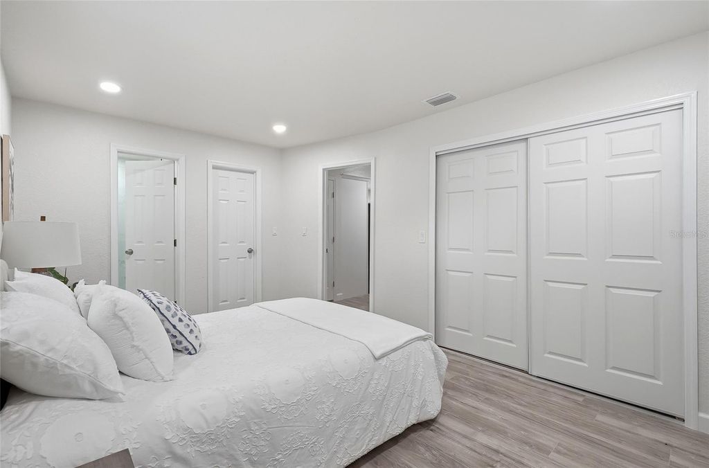 Image 19 of property listing at 1002 E SEWARD STREET, Tampa, FL 33604