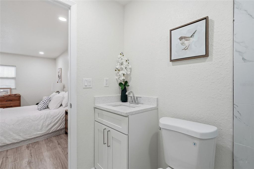 Image 21 of property listing at 1002 E SEWARD STREET, Tampa, FL 33604
