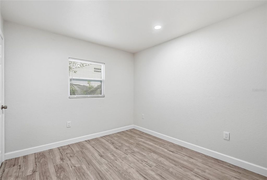 Image 22 of property listing at 1002 E SEWARD STREET, Tampa, FL 33604