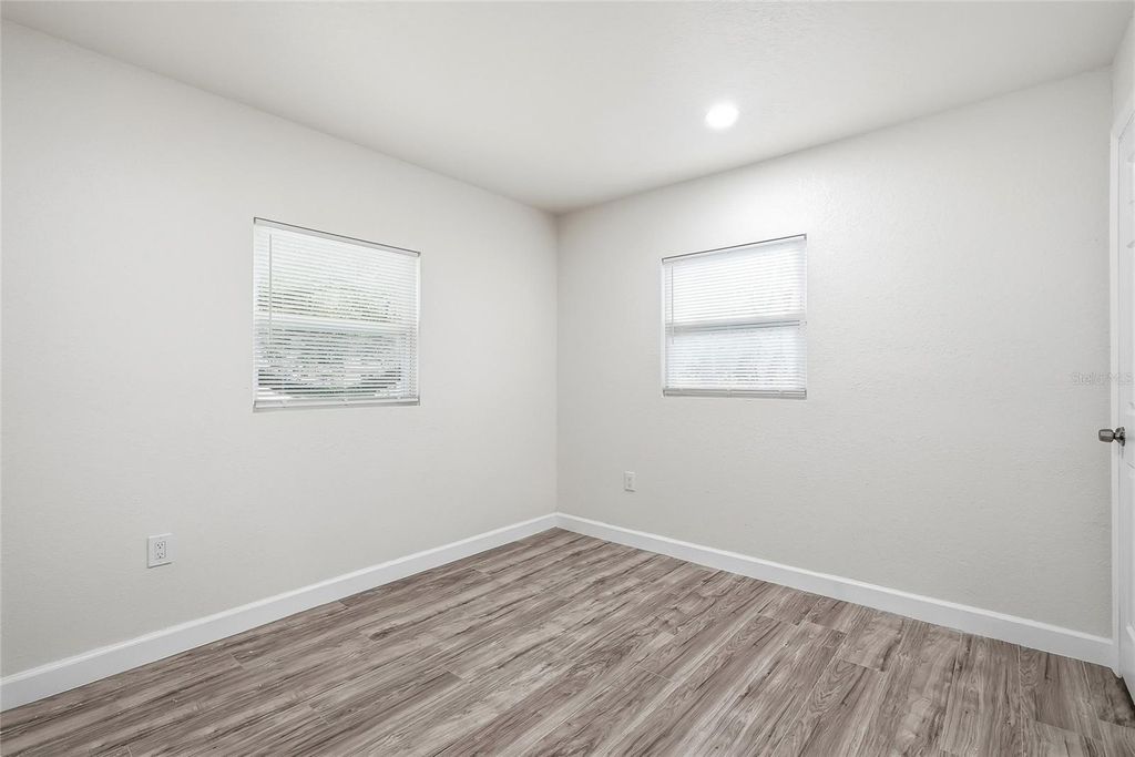 Image 25 of property listing at 1002 E SEWARD STREET, Tampa, FL 33604