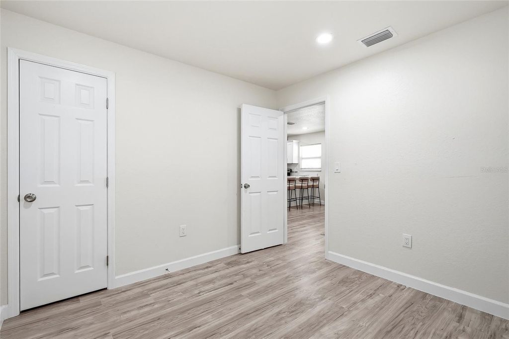 Image 26 of property listing at 1002 E SEWARD STREET, Tampa, FL 33604
