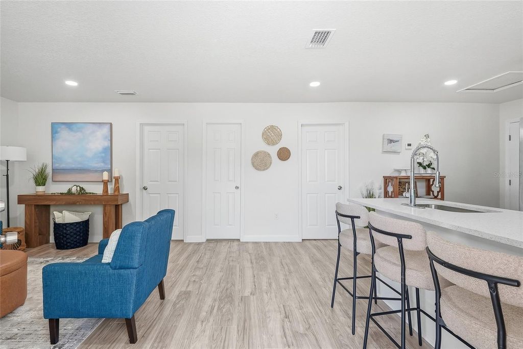 Image 7 of property listing at 1002 E SEWARD STREET, Tampa, FL 33604