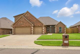2716 Busheywood Drive, Yukon, OK 73099