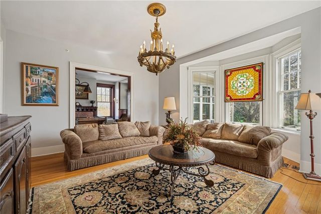 1 Hawthorne Place, Independence, MO 64052