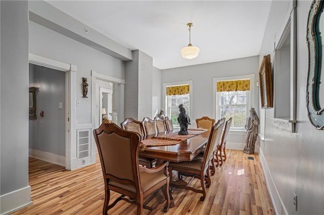 1 Hawthorne Place, Independence, MO 64052