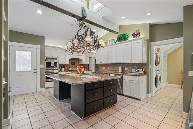 1 Hawthorne Place, Independence, MO 64052