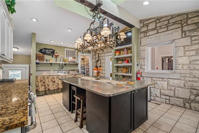 1 Hawthorne Place, Independence, MO 64052