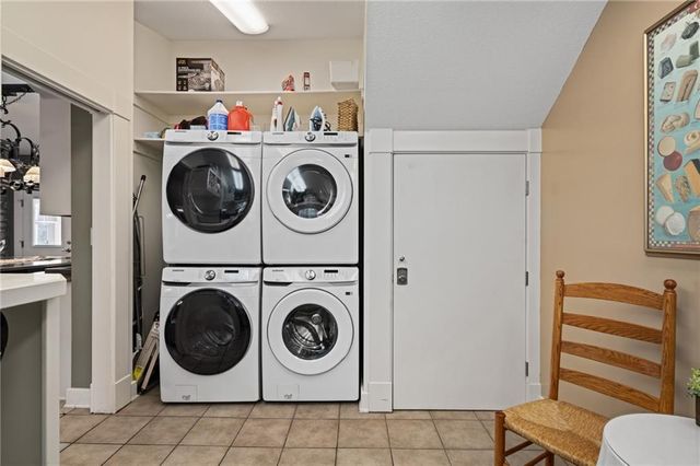 1 Hawthorne Place, Independence, MO 64052