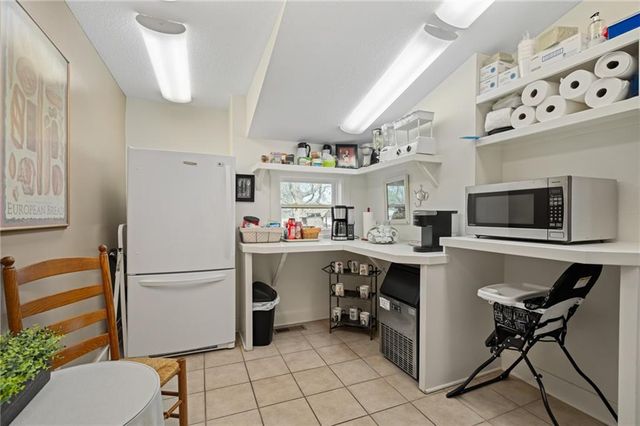 1 Hawthorne Place, Independence, MO 64052