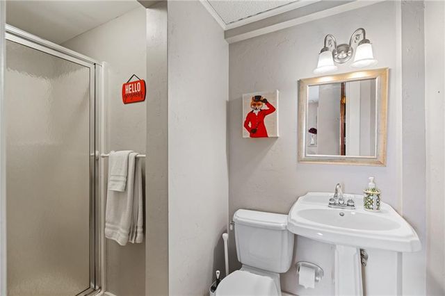 1 Hawthorne Place, Independence, MO 64052