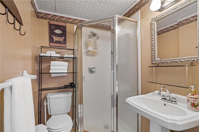 1 Hawthorne Place, Independence, MO 64052