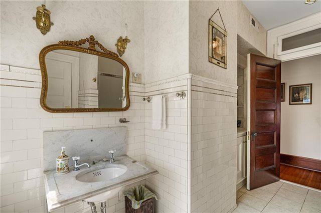 1 Hawthorne Place, Independence, MO 64052